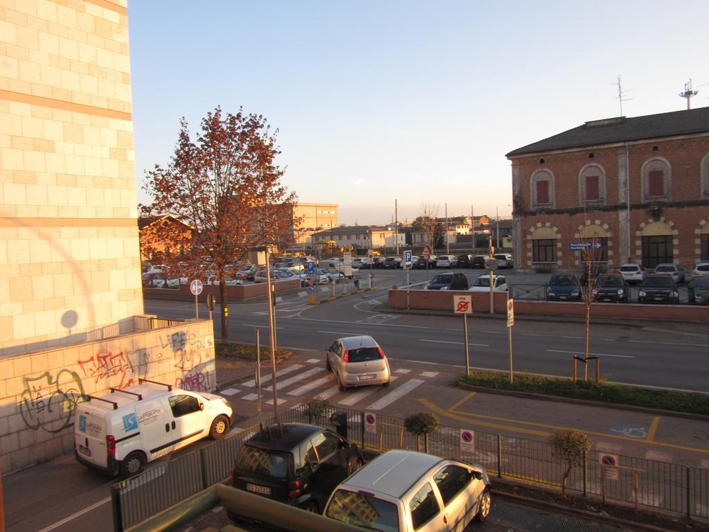 Zara Apartment Treviso Bagian luar foto